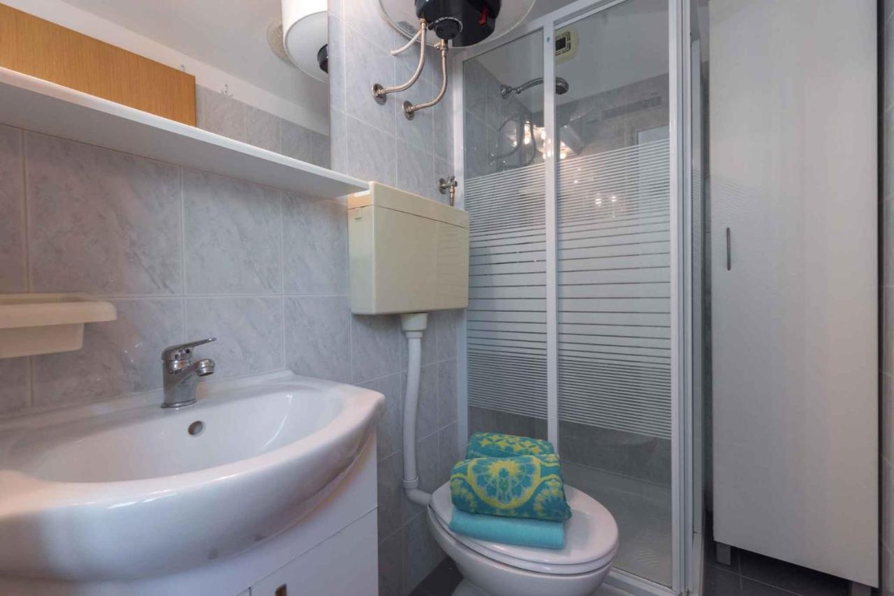 Apartments In Ravni/Istrien 30383 Екстер'єр фото
