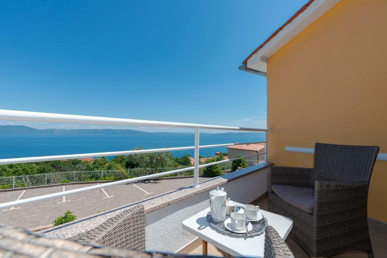 Apartments In Ravni/Istrien 30383 Екстер'єр фото